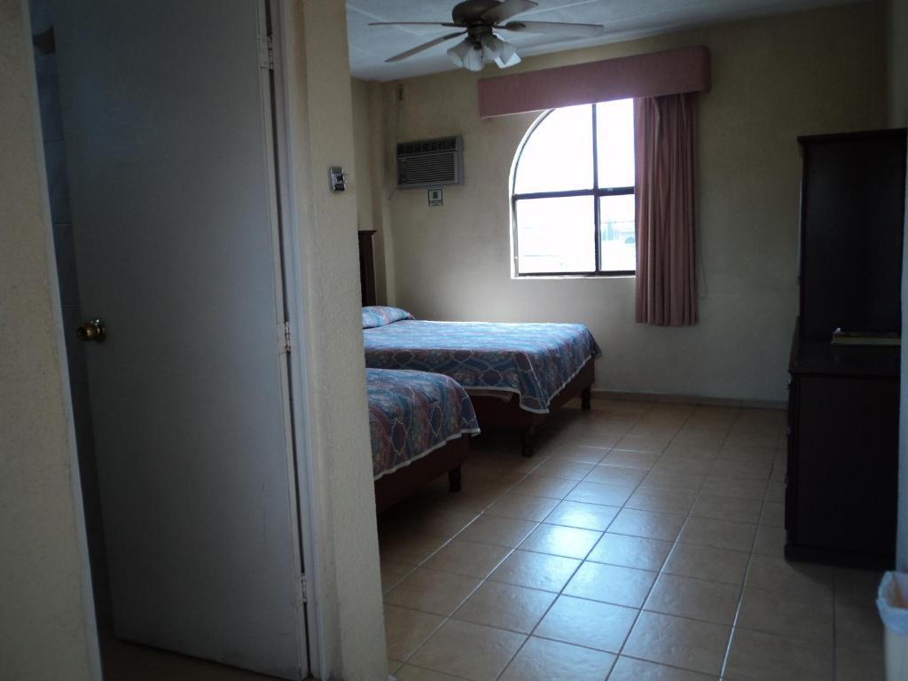 Hotel Mario'S Inn Ramos Arizpe Habitación foto