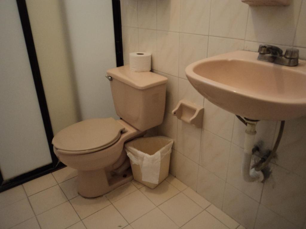 Hotel Mario'S Inn Ramos Arizpe Habitación foto
